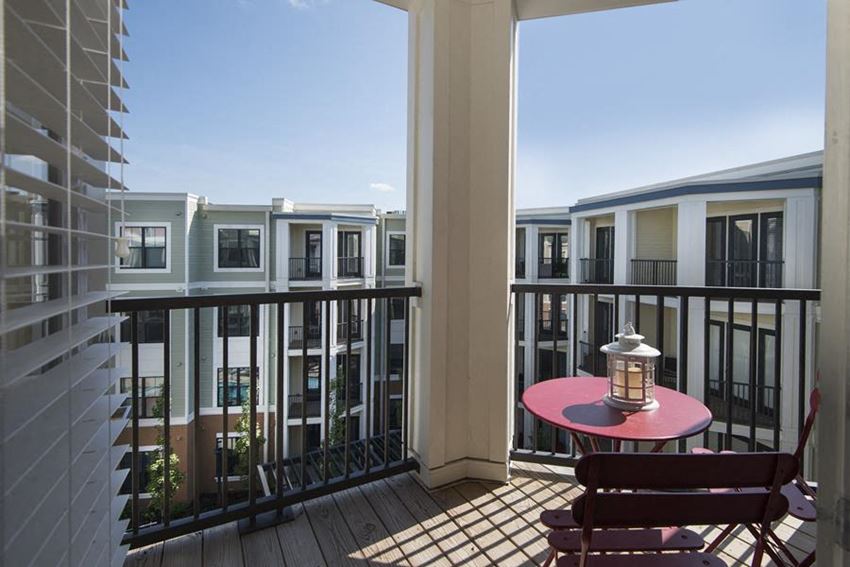 Tapestry At Brentwood Town Center Apartments, 400 Centerview Dr